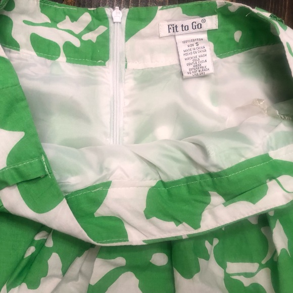 NWOT Fit To Go- Vibrant 🍏Green Floral Skirt Fully Lined SZ SMALL 100% Cotton - Picture 2 of 4